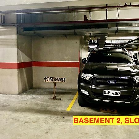 Ortigas 2 Bedroom Corner Unit With 2 Queen Across Shangrila Manila Exterior photo