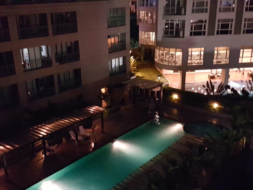 Ortigas 2 Bedroom Corner Unit With 2 Queen Across Shangrila Manila Exterior photo